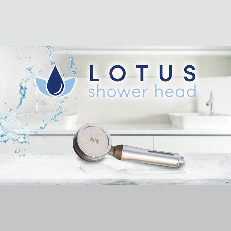 Lotus tuš sa filterom na ploči u kupatilu